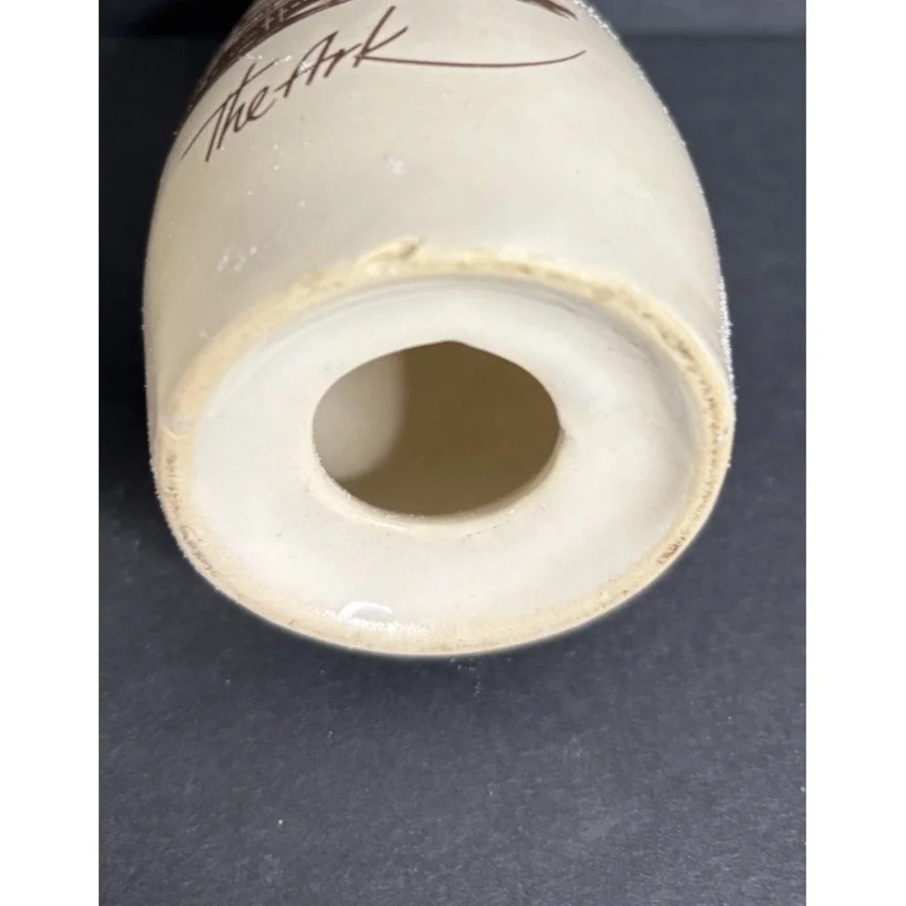 The Ark Restaurant Salt and Pepper Shakers Florida? *READ Vintage
